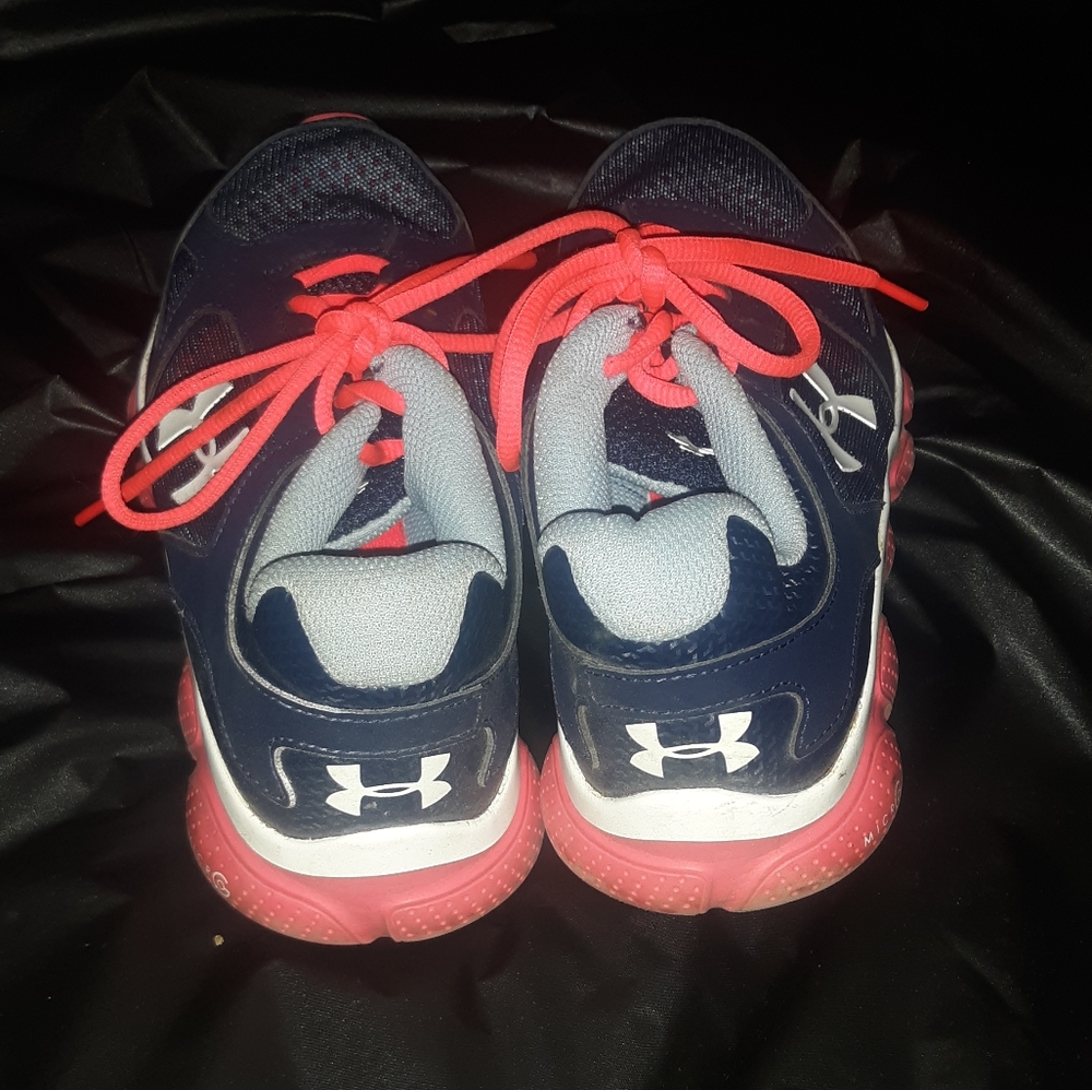 Under Armor Performance Sneakers - image 3